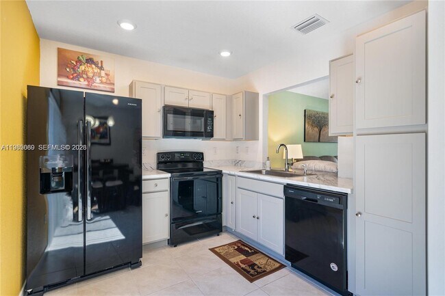 Building Photo - 495 NE 5th Ln