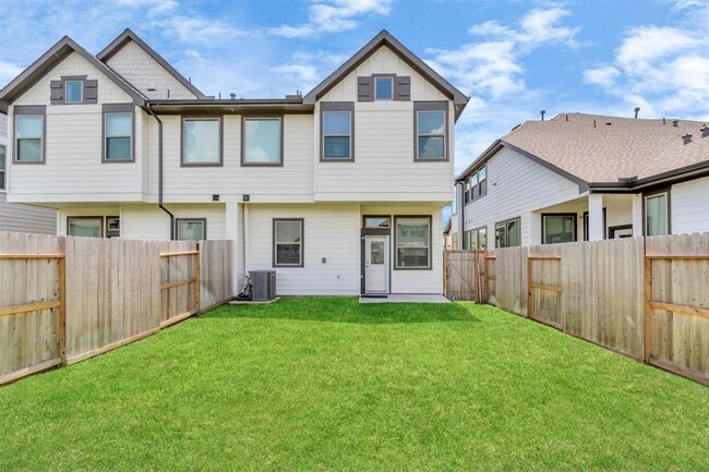 Building Photo - 9423 Starlight Oak Dr
