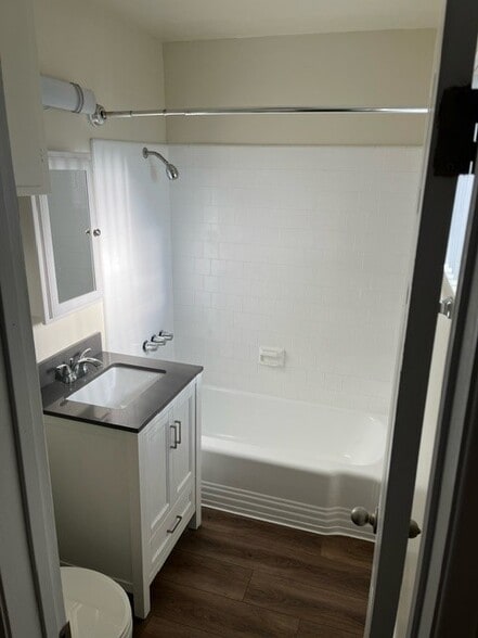 Building Photo - 2108 San Anseline Ave