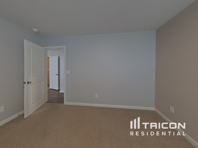 Building Photo - 533 Elmwood Pond Ct