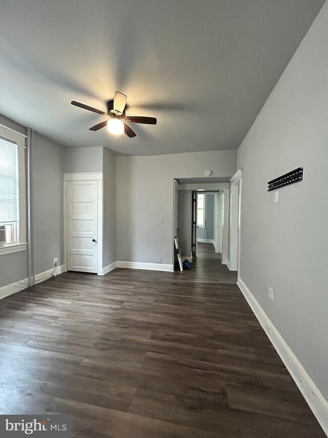 Building Photo - 3819 Woodlea Ave