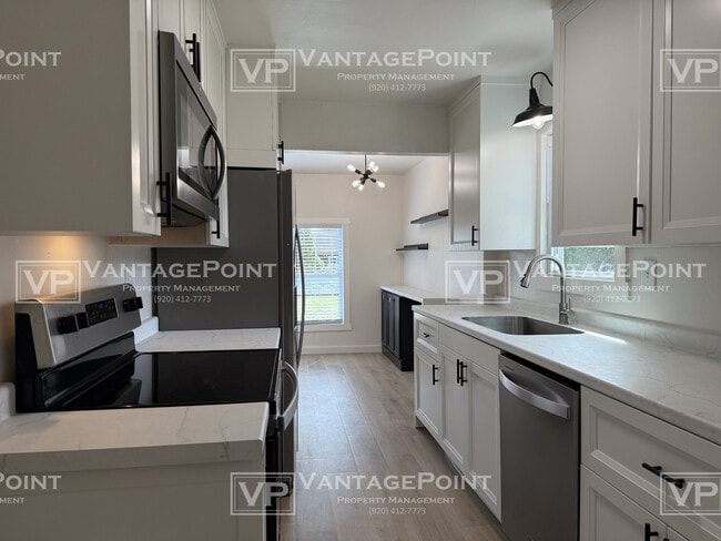 Building Photo - 1335 Dousman St