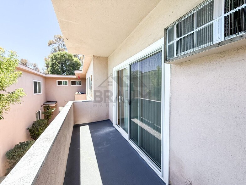 Building Photo - 5433 Sepulveda Blvd