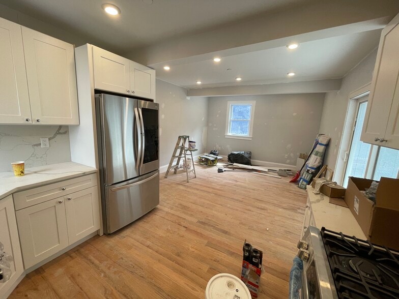 Building Photo - 158 Morrison Ave