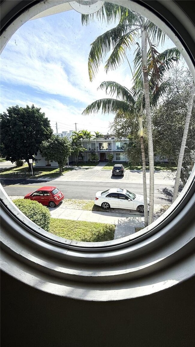 Building Photo - 755 NE 91st St