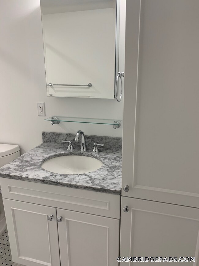 Building Photo - 22 Chauncy St