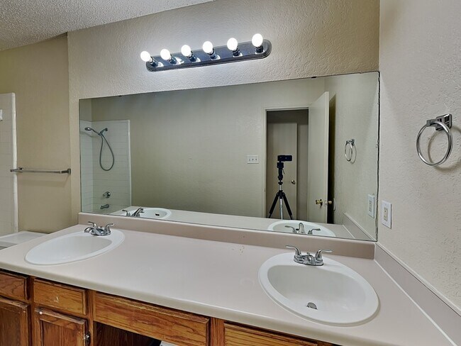 Building Photo - 8531 Gatlinburg Dr