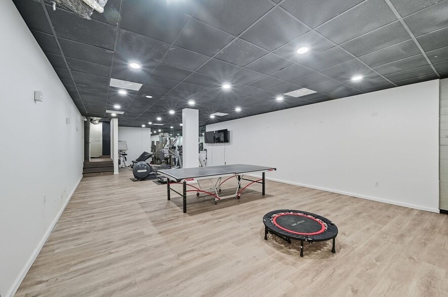 Building Photo - 3645 Peachtree Rd NE