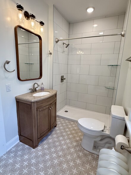 Downstairs bathroom with shower - 2312 Hawthorne Ave