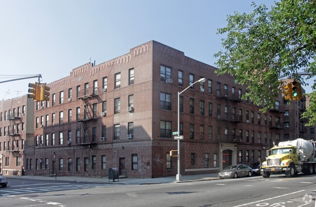 Primary Photo - 1090 E New York Ave
