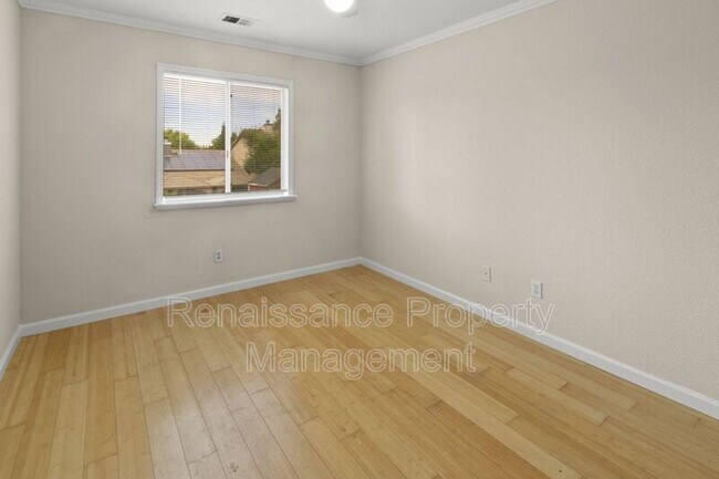 Building Photo - 433 Glenbriar Cir