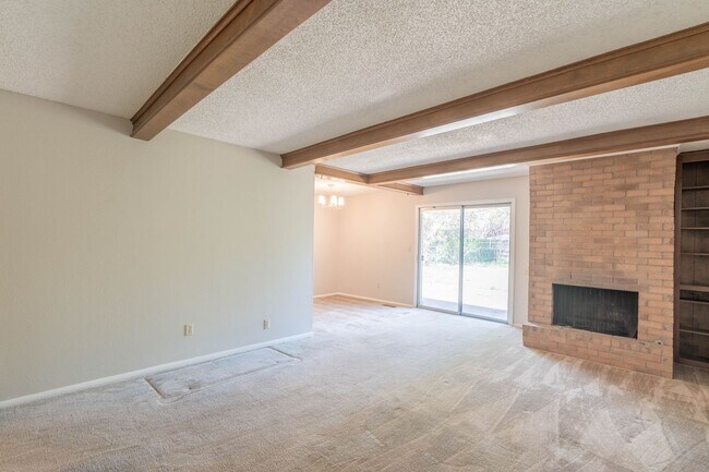 Building Photo - 6125 S Troost Ave