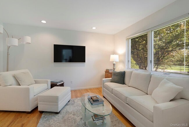 Building Photo - 45 Huckleberry Ln