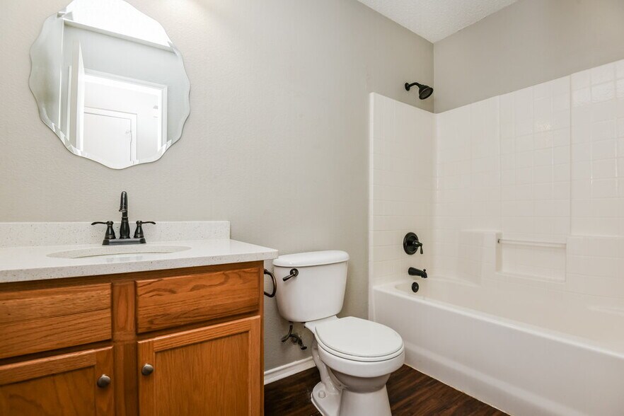 Building Photo - 3500 Lasso Rd