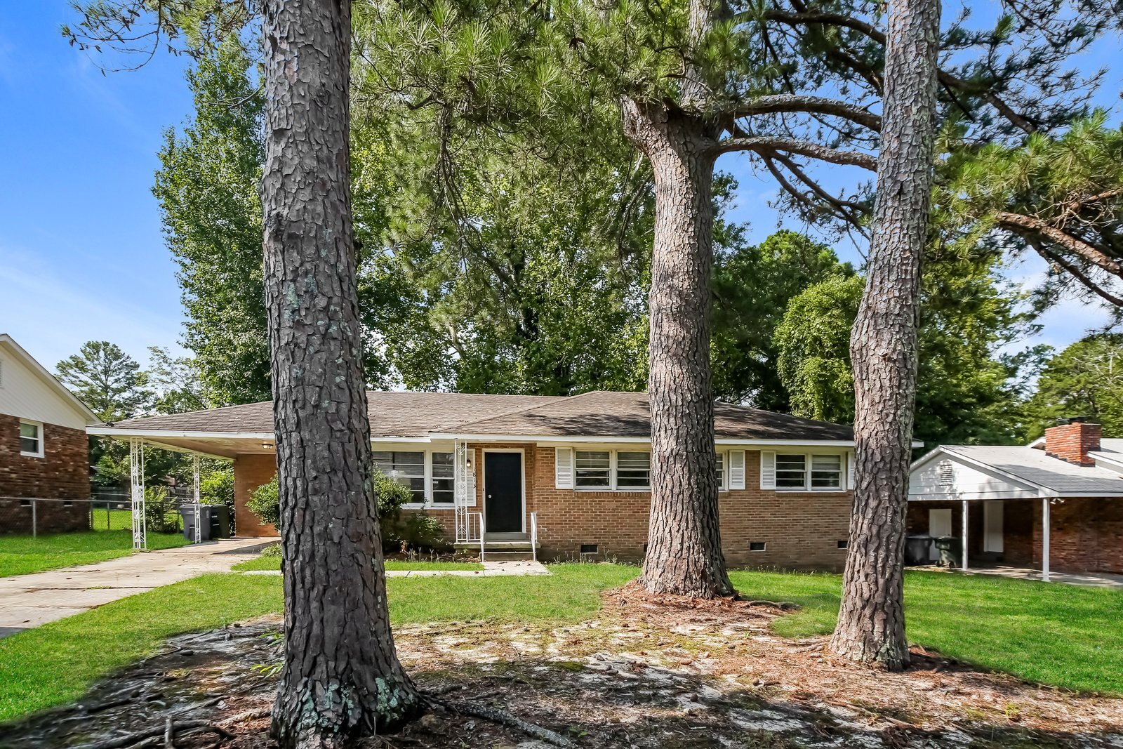 Building Photo - 1813 Bassler St