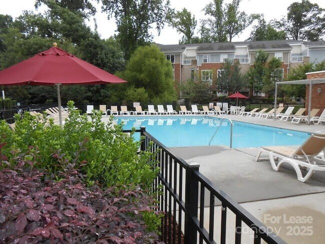 Building Photo - 620 Raphael Place