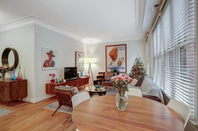 Building Photo - 1323 Clifton St NW