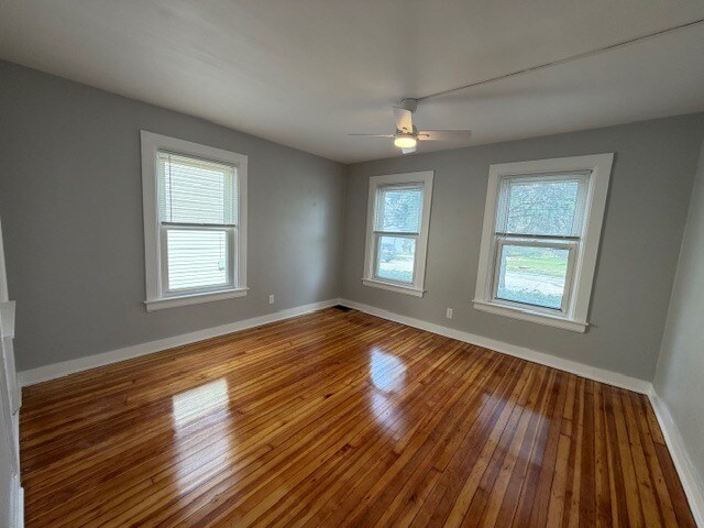 Building Photo - 609 1st St