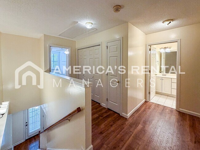 Building Photo - 1713 Savannah Park Ln