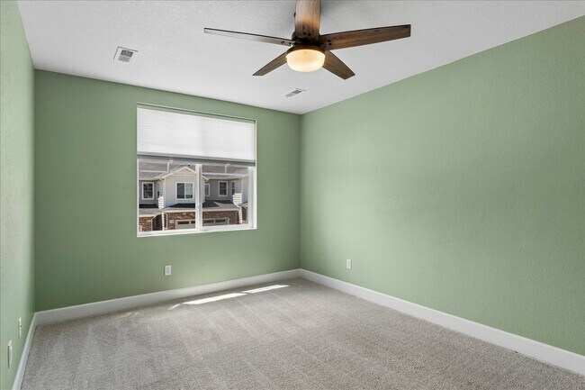 Building Photo - 5355 Canyon View Dr
