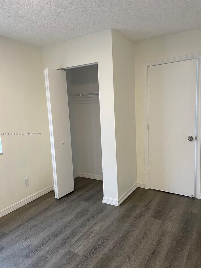 Building Photo - 11896 Sturbridge Ln