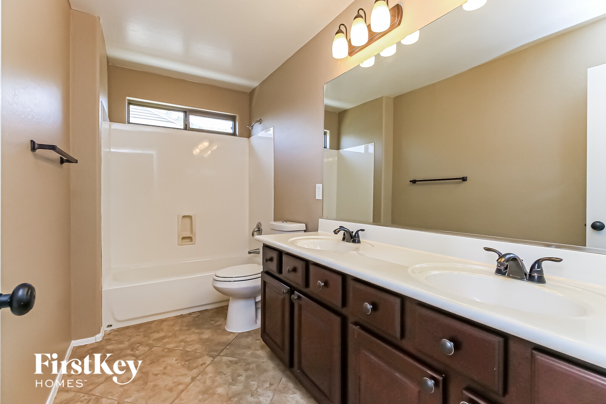 Building Photo - 2403 W Quick Draw Way