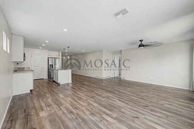 Building Photo - 1304 W Inca Dr