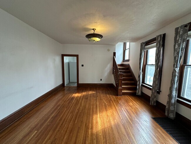 Building Photo - Thurman Ave 273-275 WAG