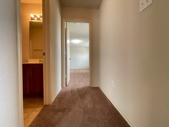 Building Photo - Keller ISD-5 BED, 4 BATH-AMAZING PRICE!