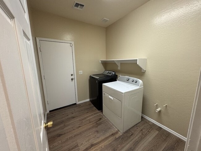 Building Photo - Laveen 5 Bedroom in Gated Community