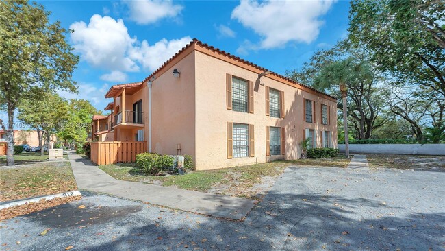 Building Photo - 7101 Miami Lakes Dr