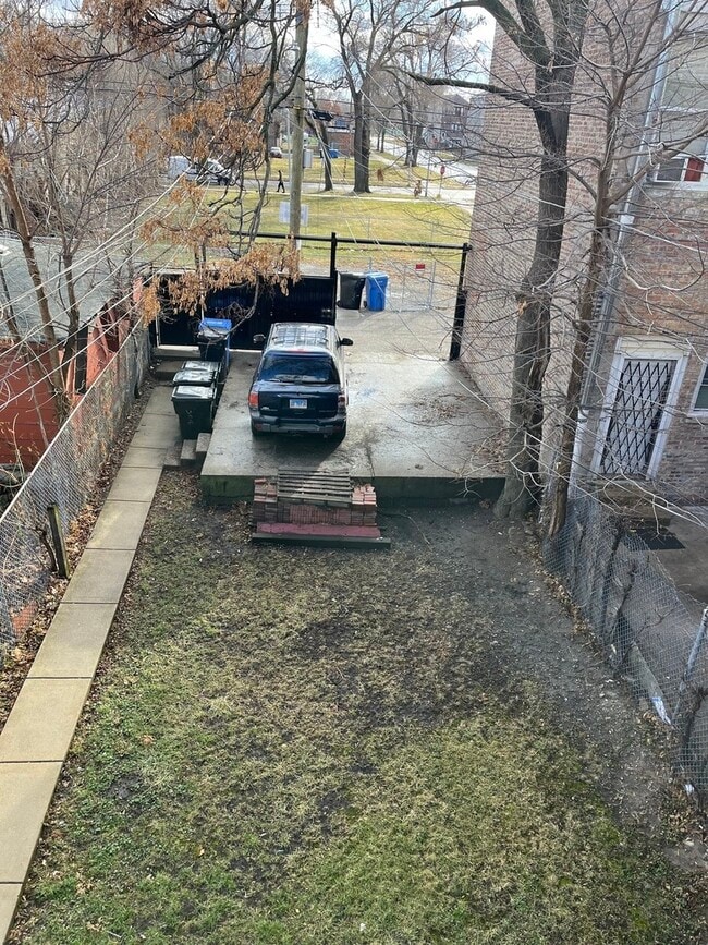 Building Photo - 3057 W Flournoy St