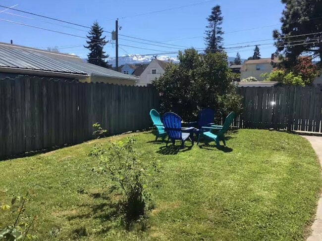 Building Photo - Bright & Comfortable 2-Bedroom, 1-Bathroom Main Floor Home | E 10th St, Port Angeles, WA | $2,200...