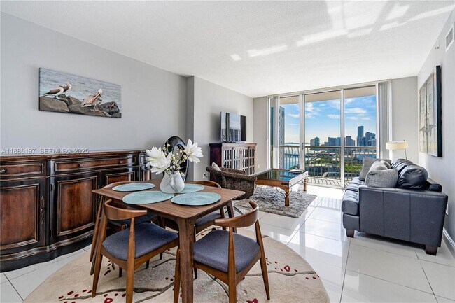 Building Photo - 1750 N Bayshore Dr