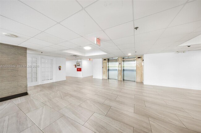 Building Photo - 7501 E Treasure Dr