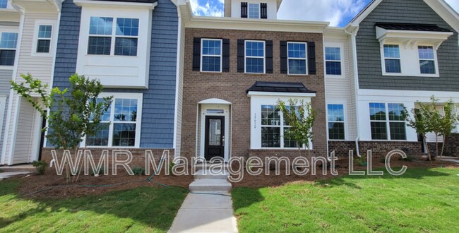 Building Photo - 15612 Country House St