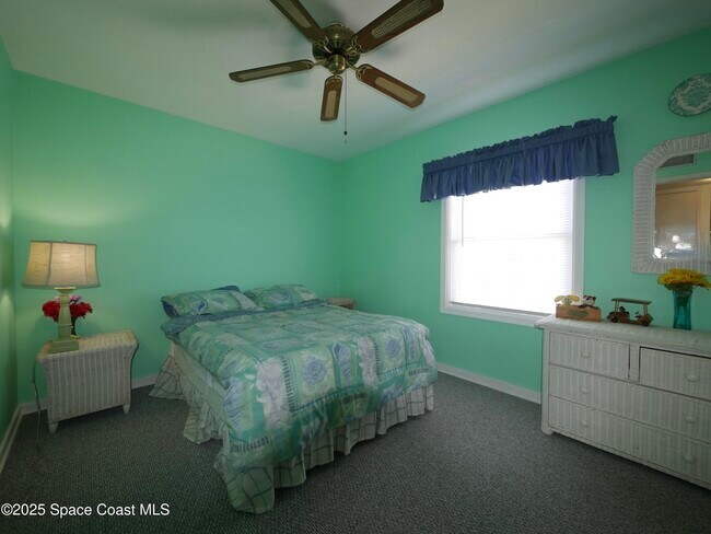 Building Photo - 923 S Colonial Ct