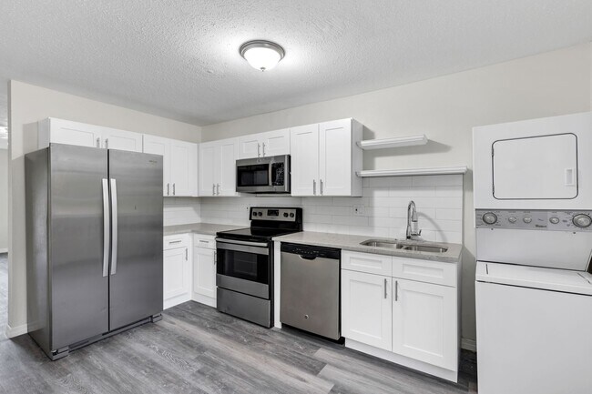 Building Photo - 751 Bellevue Ave