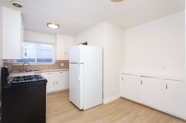 Building Photo - Parks