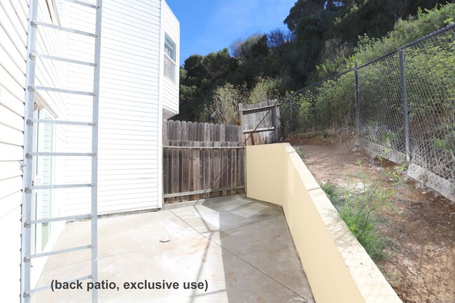 Building Photo - Bayview: Modern Townhome 4 bedroom 2 1/2 B...