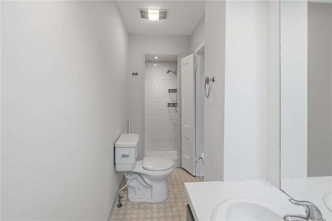 Building Photo - 135 Columbia Ave