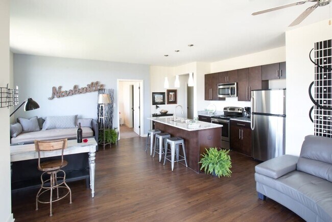 Building Photo - 33 Peabody St