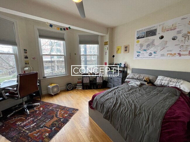 Building Photo - 1027 Tremont St