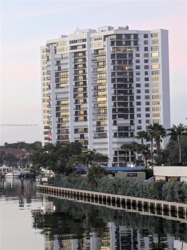 Building Photo - 300 Three Islands Blvd