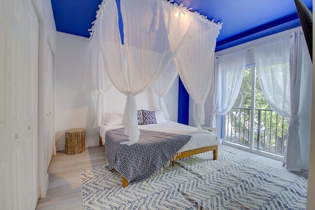 Building Photo - 753 NW 30th St