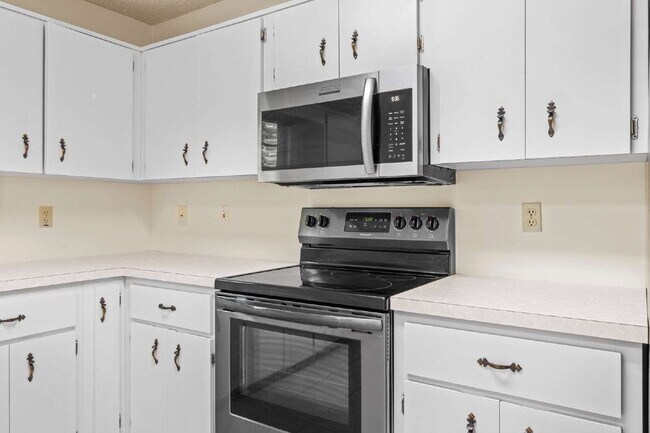 Building Photo - 8851 SW 92nd Pl