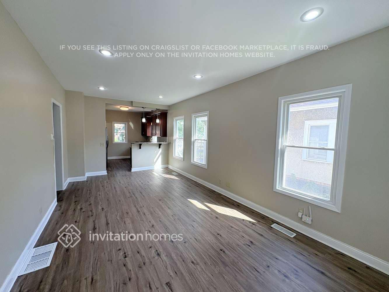 Building Photo - 1024 25th Ave SE