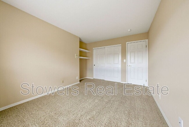 Building Photo - 350 Bellflower Dr