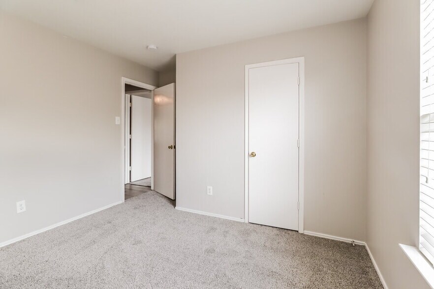 Building Photo - 6511 McCharen Ct