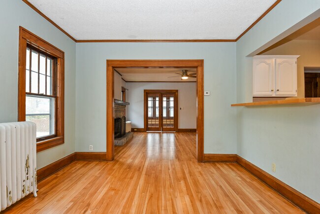 Building Photo - 3900 Sheridan Ave S